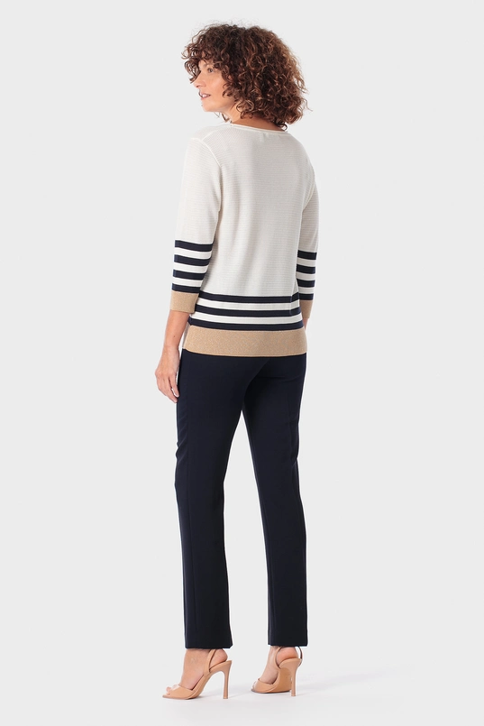 Top met streepaccenten